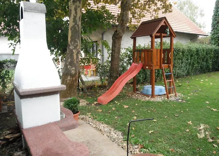 Csokonai * זמראדי